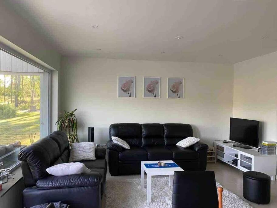 Trevlig Stuga Med Uteplats Rimbo Ngoại thất bức ảnh